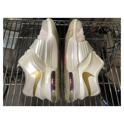 Nike KD 7 PRM “Aunt Pearl” — White/Metallic Gold-Pink Pow-Pure Platinum (706858-176)
