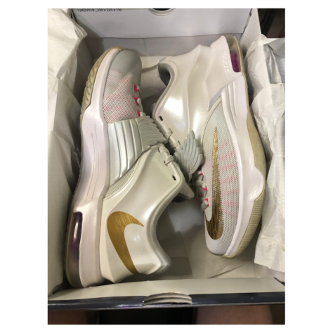 Nike KD 7 PRM “Aunt Pearl” — White/Metallic Gold-Pink Pow-Pure Platinum (706858-176)