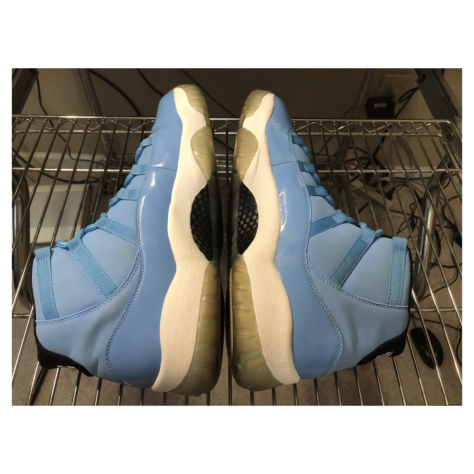 Air Jordan 11 “Pantone” — (689479-405)